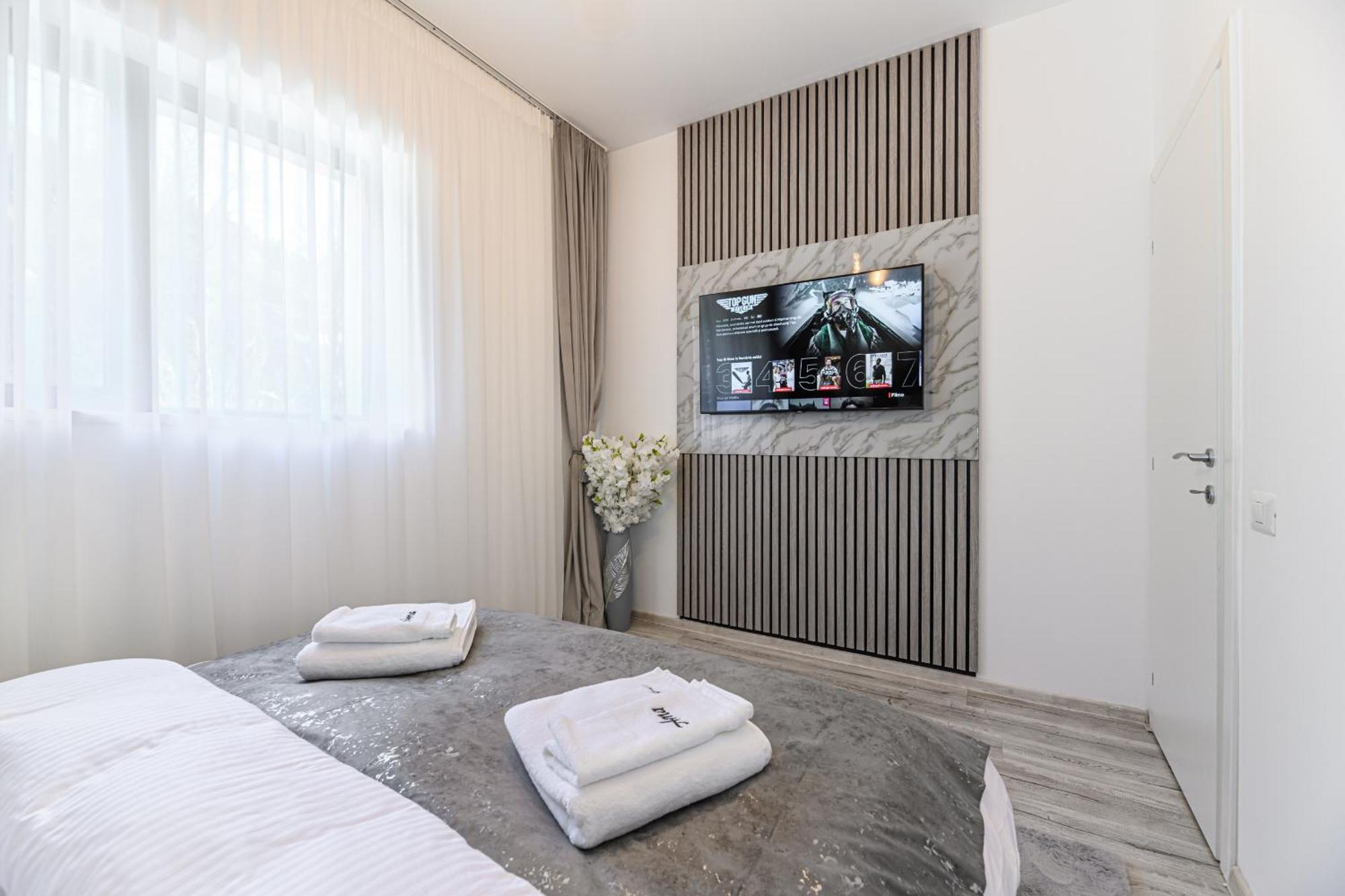 Ama Garden Apartment 부스테니 외부 사진