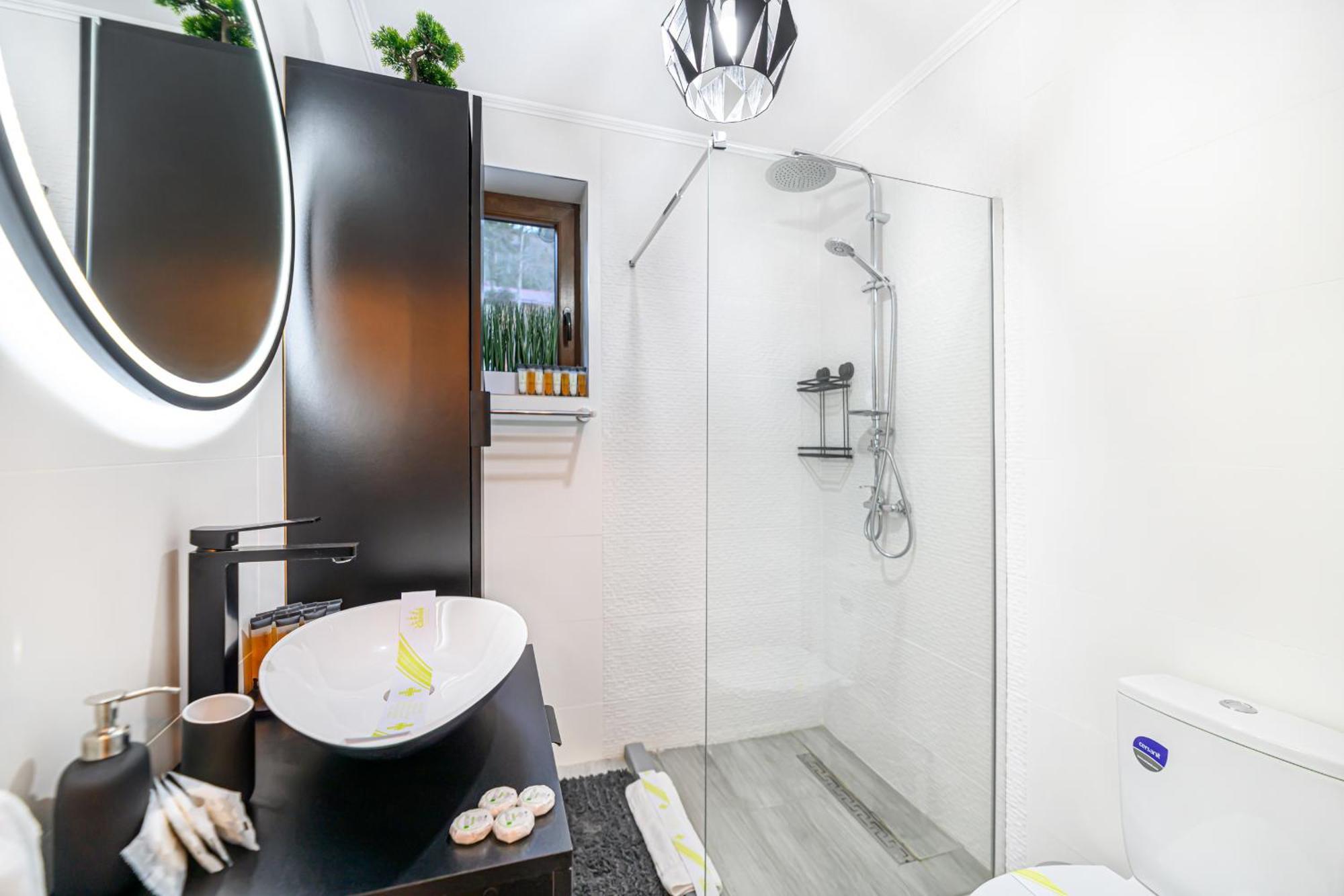 Ama Garden Apartment 부스테니 외부 사진
